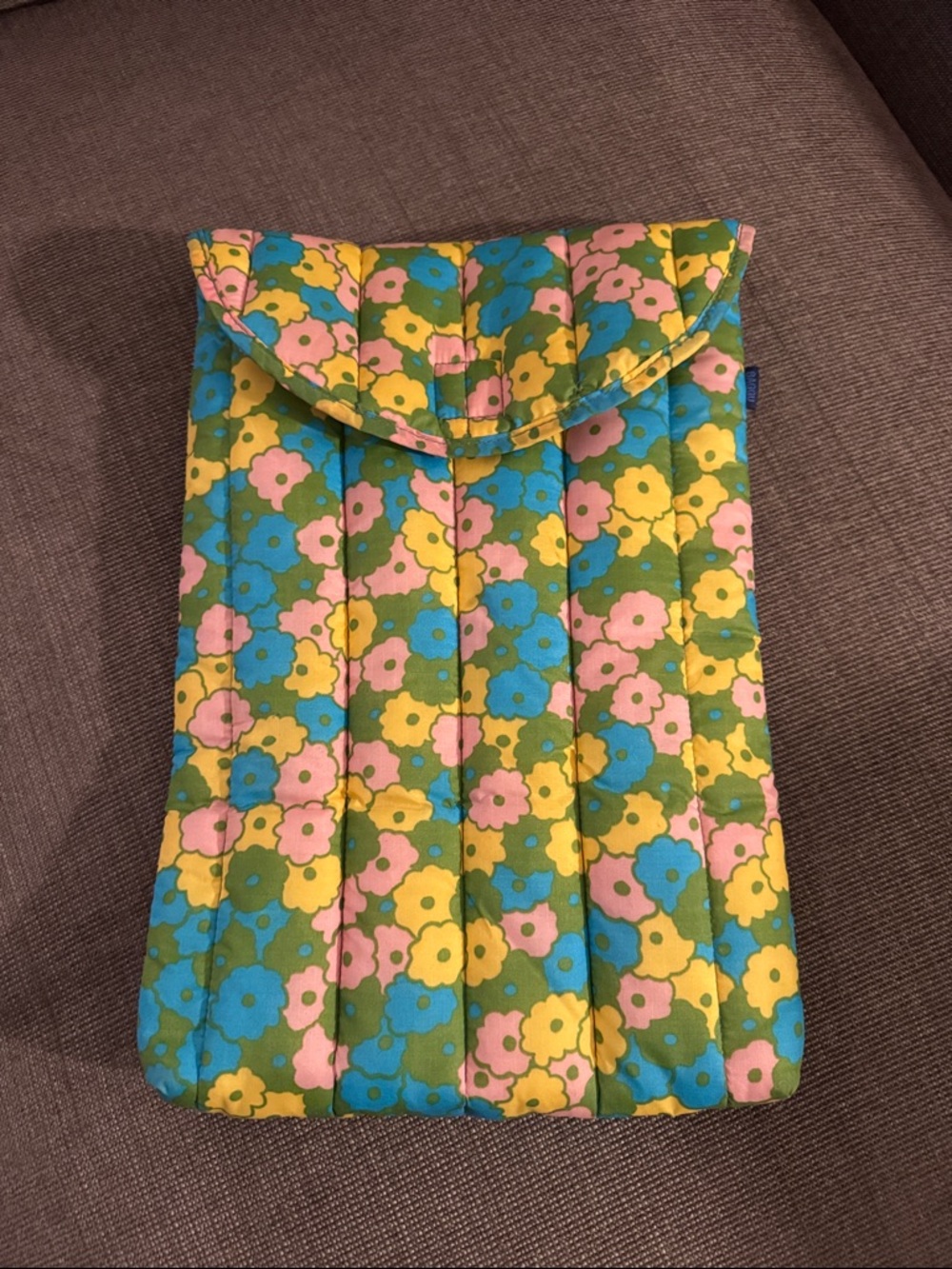 BAGGU Quilted Floral Padded Sleeve in Green, Yellow, Blue, Pink